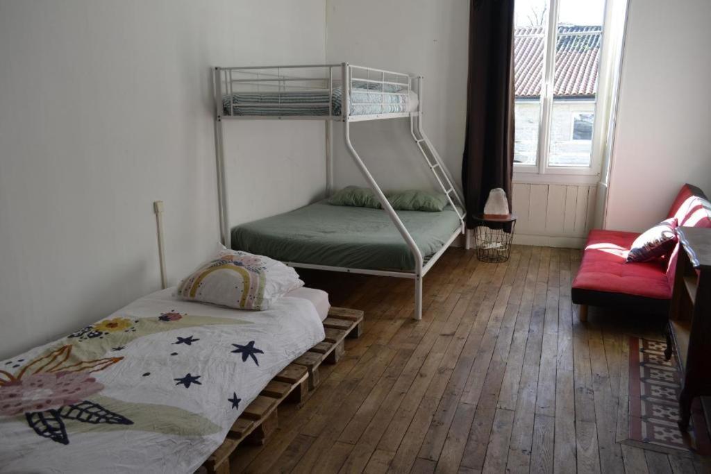 Apartamento Grande Chambre Familiale Pour 2 A 5 Personnes Chef-Boutonne Exterior foto